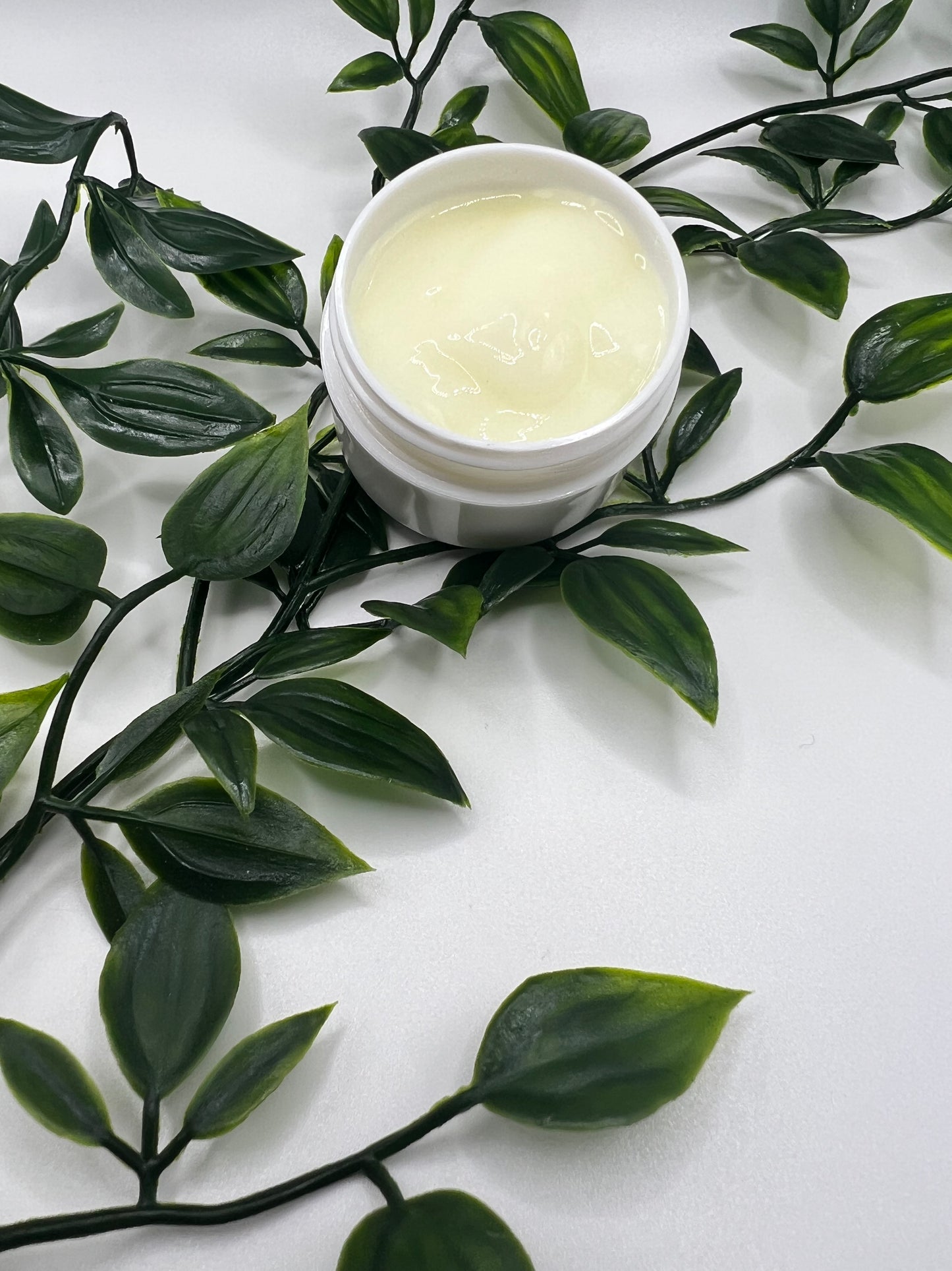 Deep glow under eye gel