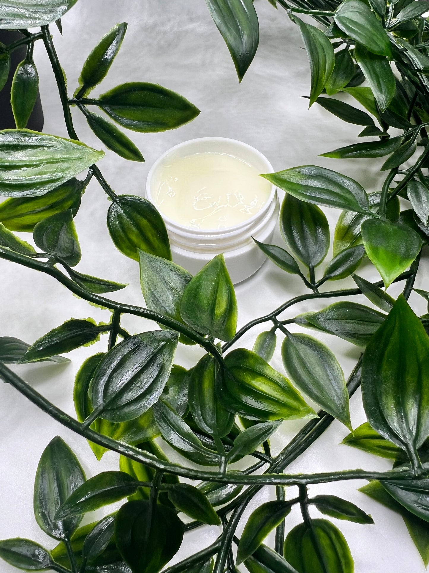 Deep glow under eye gel
